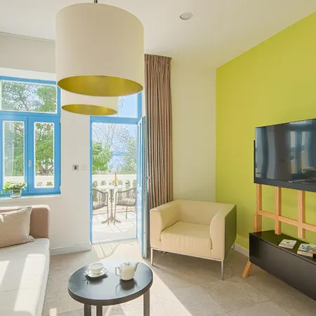 Boutique Esplanade (adults Only) Hotel