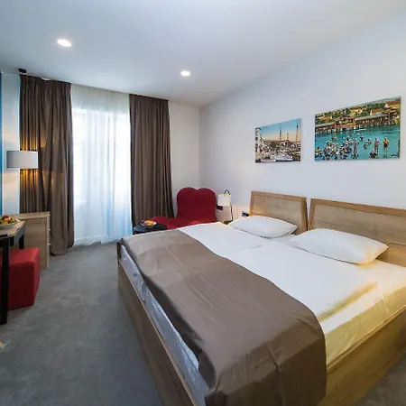 Boutique Esplanade (adults Only) Hotel