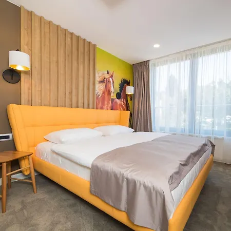 Boutique Esplanade Hotel 4*