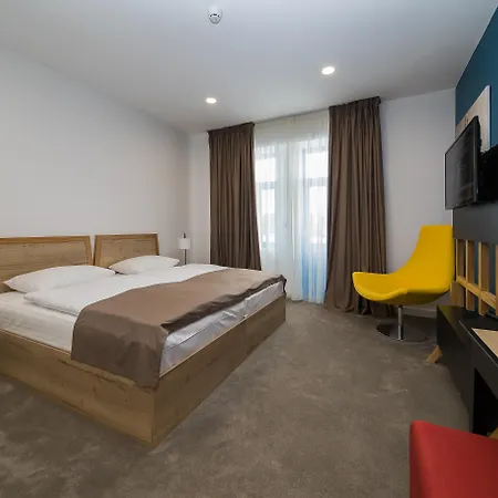 Boutique Esplanade Hotel 4*