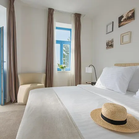 Boutique Esplanade Hotel
