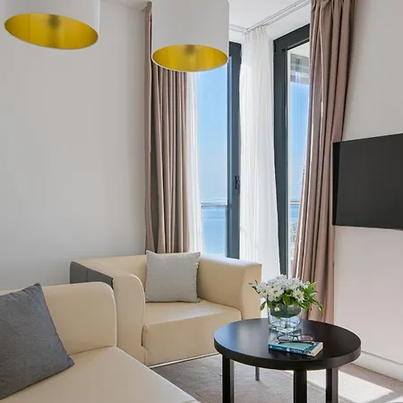 Boutique Esplanade Hotel 4*