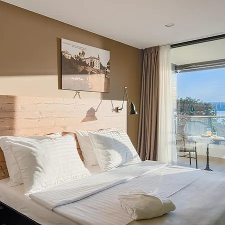Boutique Esplanade (adults Only) Hotel