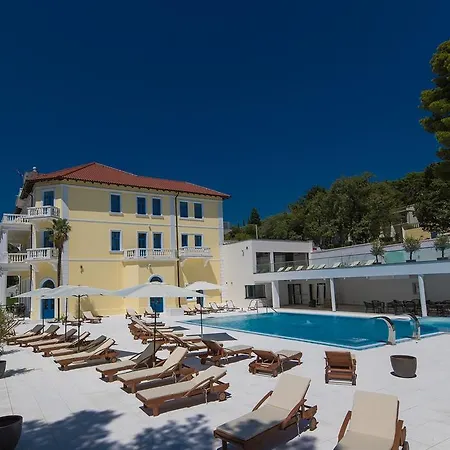 Boutique Esplanade (adults Only) Hotel
