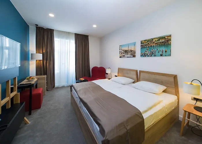 Boutique Esplanade (adults Only) Hotel