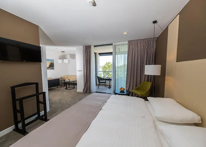 Boutique Esplanade (adults Only) Hotel